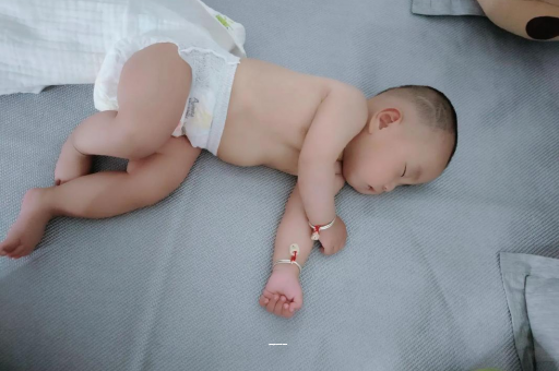 邳州73码适合多大宝宝穿 邳州73码适合多大宝宝穿